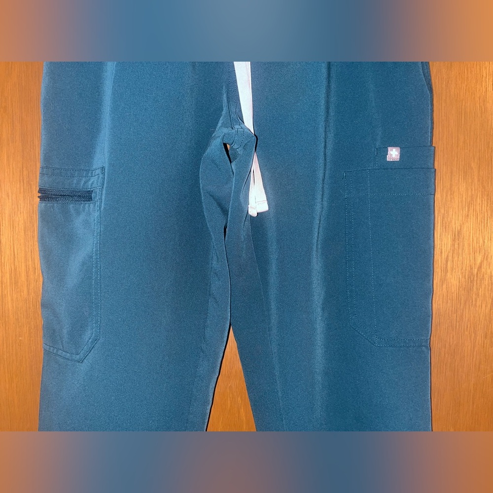 Figs high waisted yola skinny scrub pants